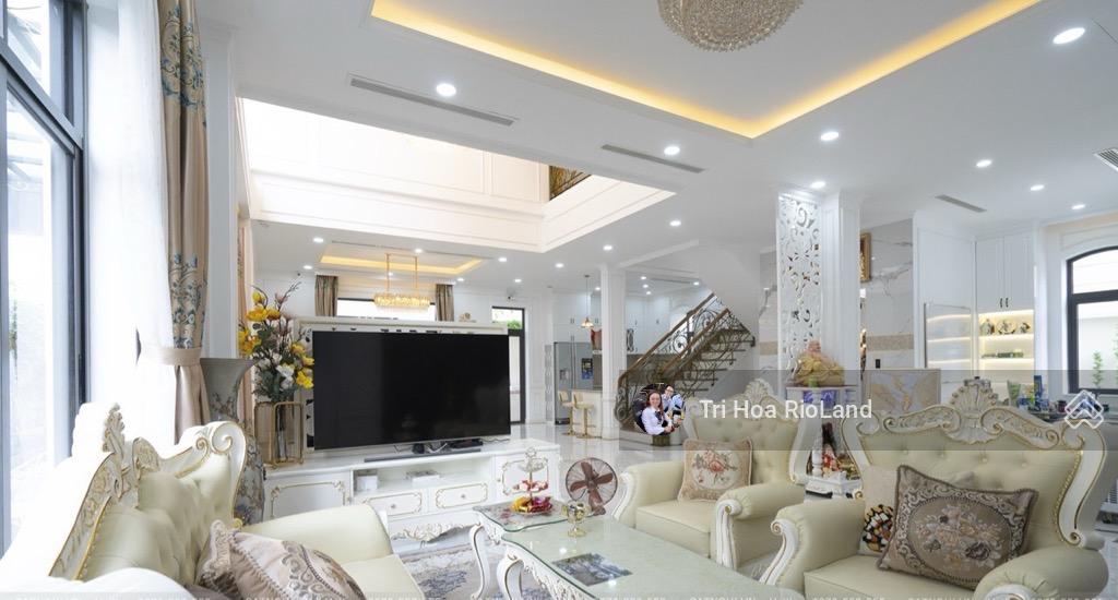 Villa 270m2 có hồ bơi riêng, hàng xóm Đảo Kim Cương, nhà bao đẹp. Giá 65 tỷ. Sổ hồng trao tay