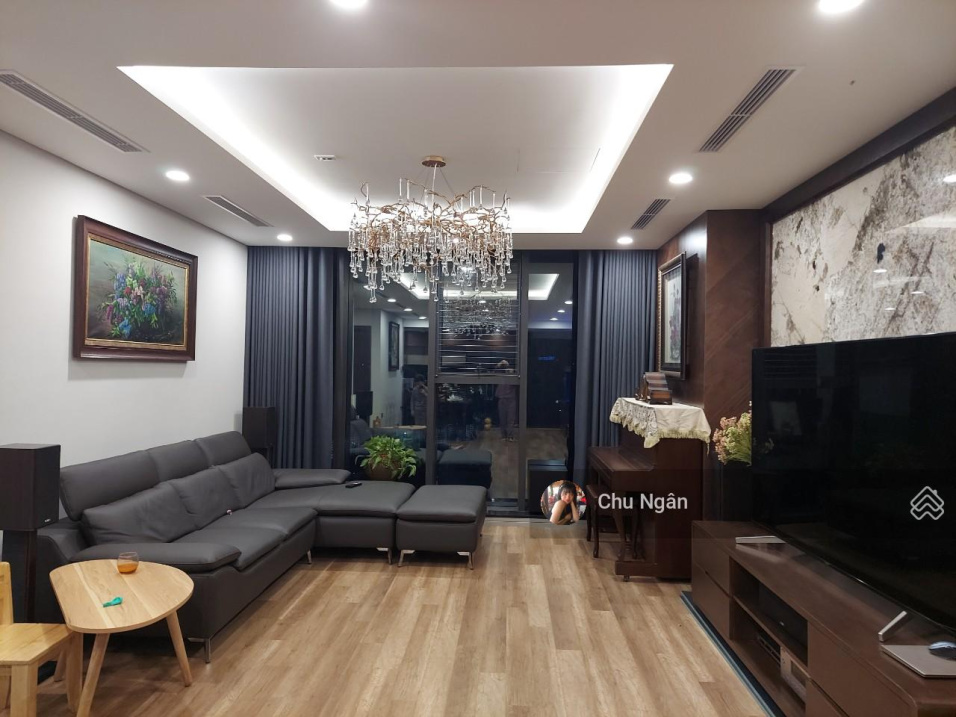 Bán căn hộ D2 Giảng Võ 2 ngủ, tầng cao view hồ. Liên hệ 0978 400 ***